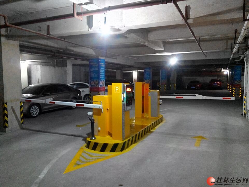 智慧通行新篇章 道閘、人行道擺閘與大型停車場(chǎng)智能收費(fèi)系統(tǒng)構(gòu)筑現(xiàn)代智能停車場(chǎng)